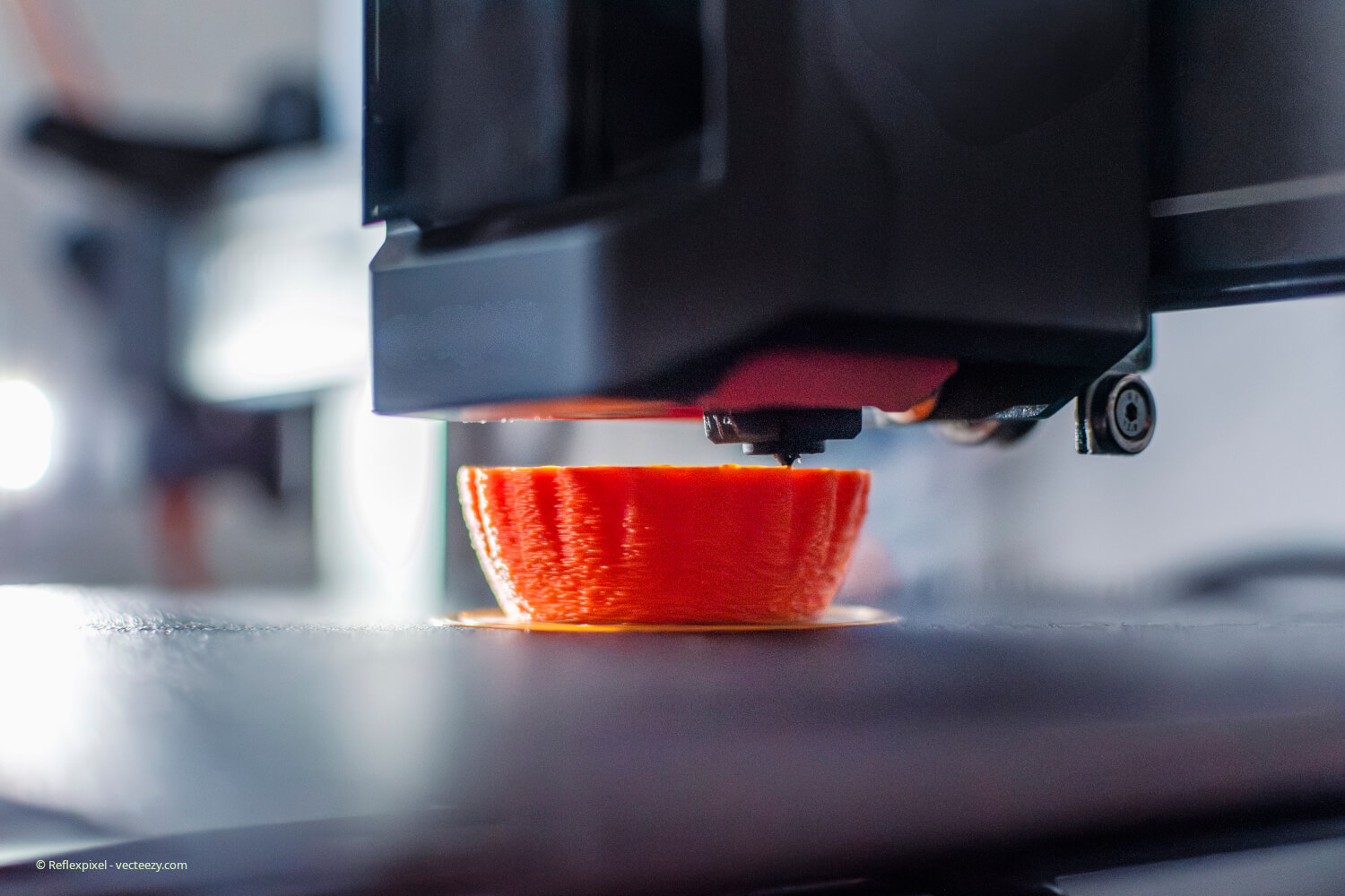 Additive Fertigungstechnik – schichtweises Aufbauen eines Bauteils
