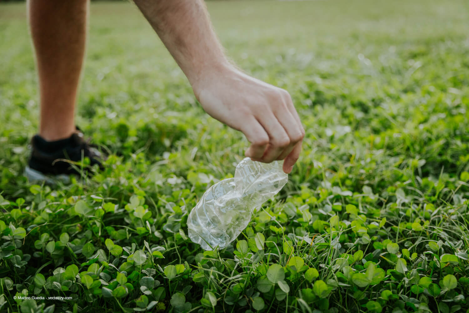 Problematik Fahrlässigkeit und Unbedachtsamkeit Mensch: Darum sollten Kunststoffe biologisch abbaubar sein.